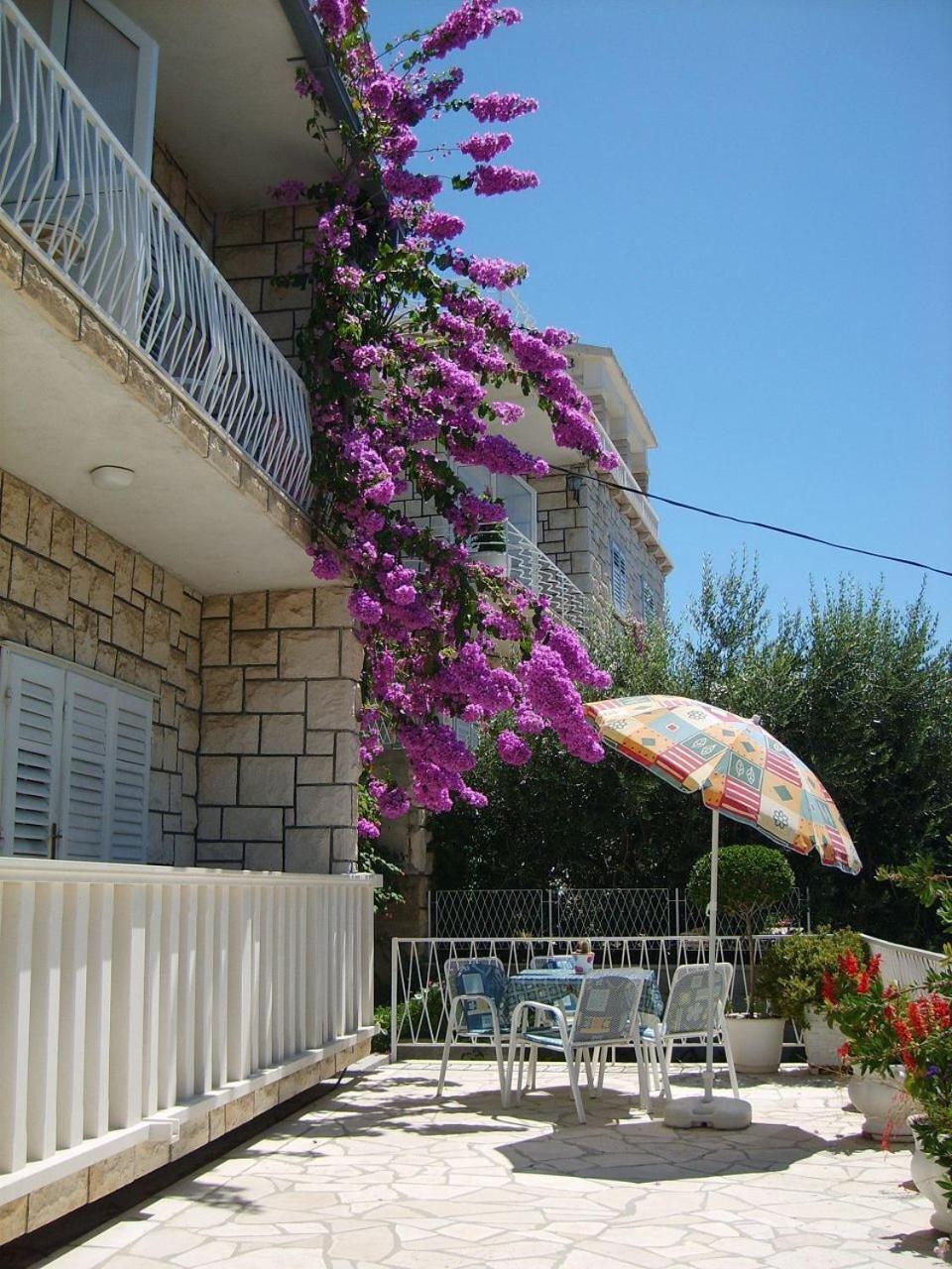 Apartments Ivan - With Parking Omiš Eksteriør billede