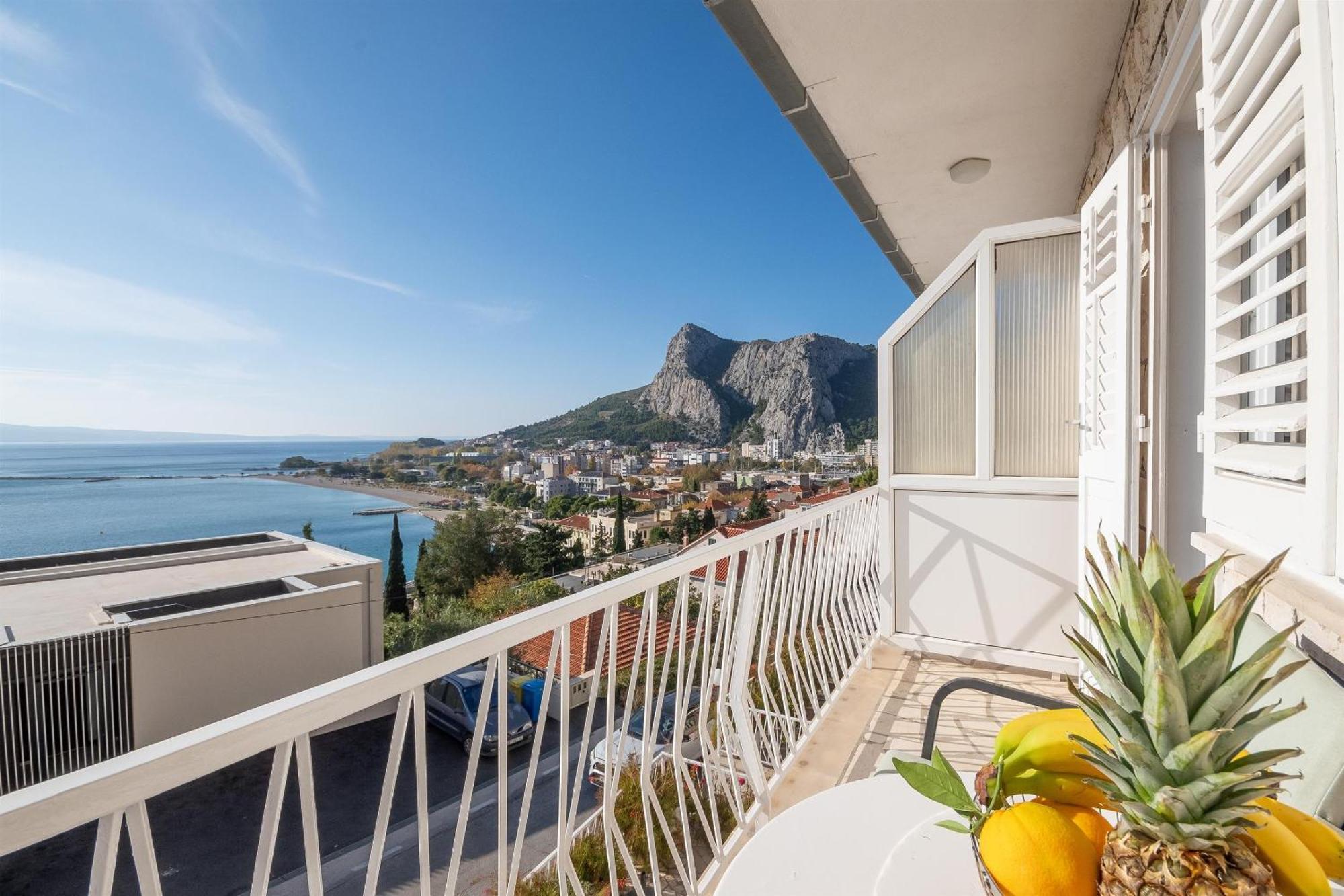 Apartments Ivan - With Parking Omiš Eksteriør billede