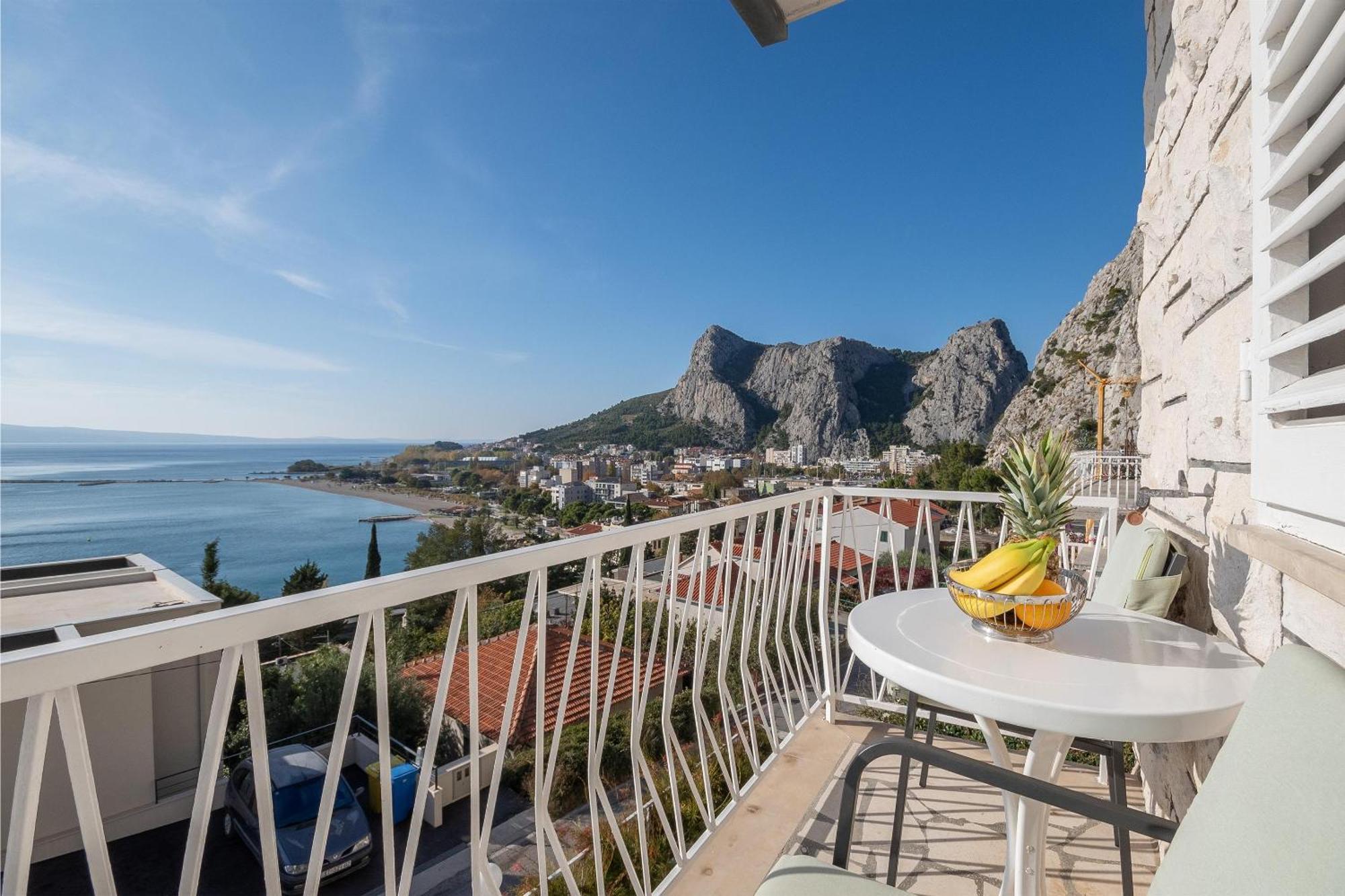 Apartments Ivan - With Parking Omiš Eksteriør billede